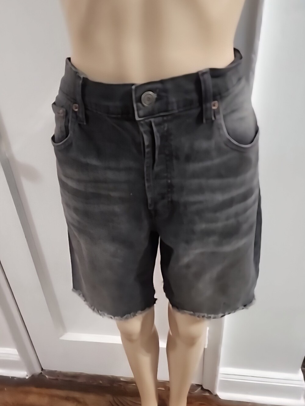 GAP BLACK DISTRESSED DENIM BERMUDA SHORTS SZ 12R CUT OFF BUTTON FLY RAW HEM